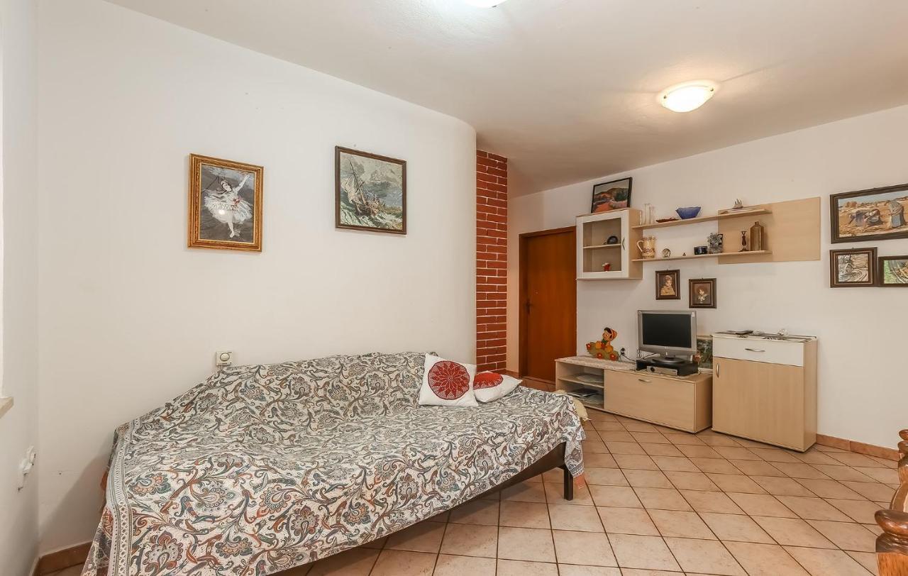 Jelena Apartment Porec Exterior photo